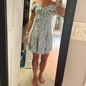 NWT The General Good off the shoulder dress floral green- Medium